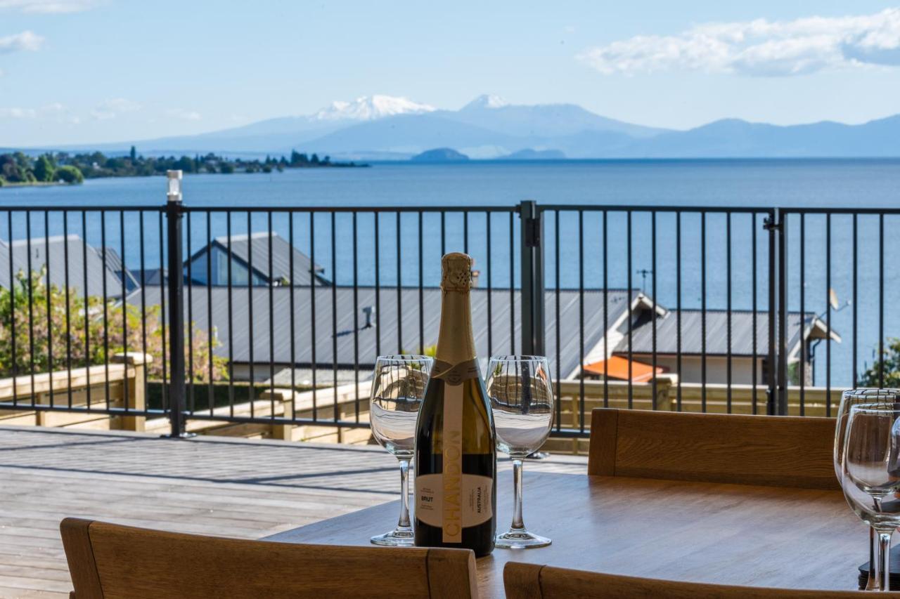 Lakeview Terrace - Taupo Holiday Home Extérieur photo