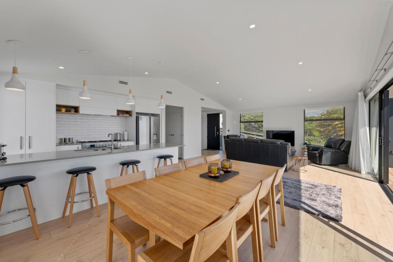 Lakeview Terrace - Taupo Holiday Home Extérieur photo