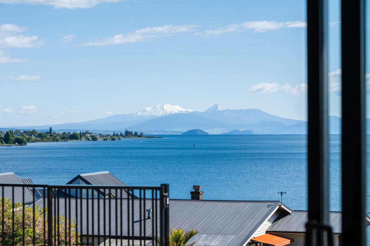 Lakeview Terrace - Taupo Holiday Home Extérieur photo