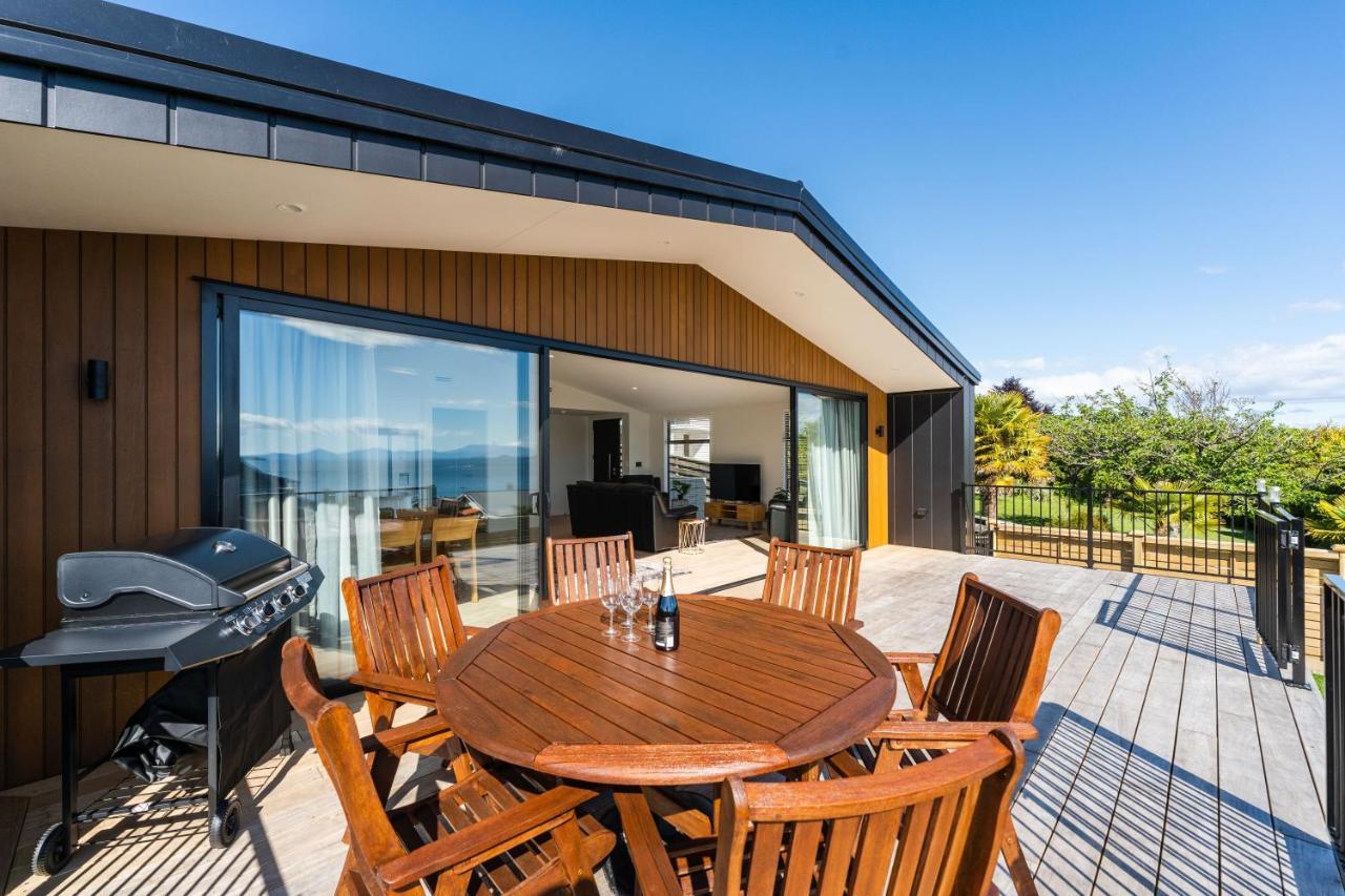 Lakeview Terrace - Taupo Holiday Home Extérieur photo