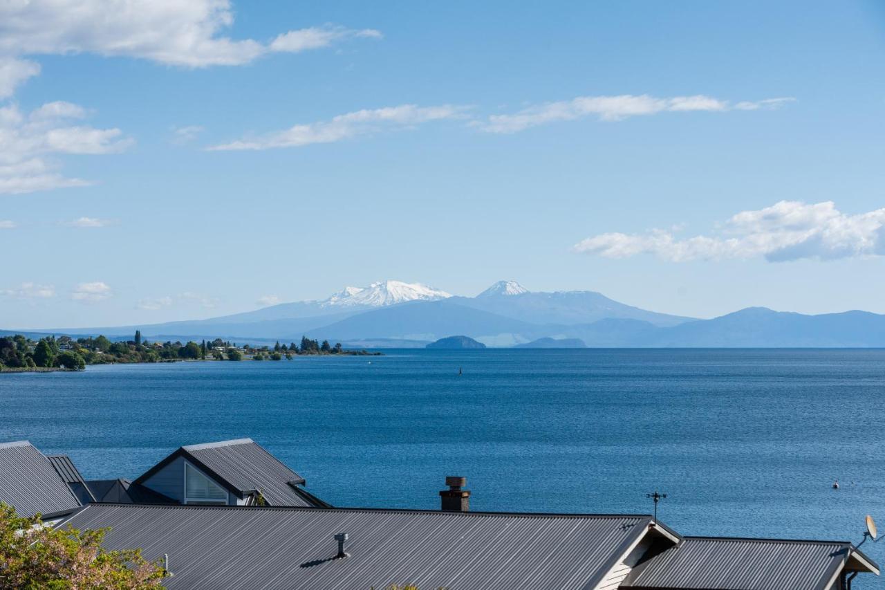 Lakeview Terrace - Taupo Holiday Home Extérieur photo